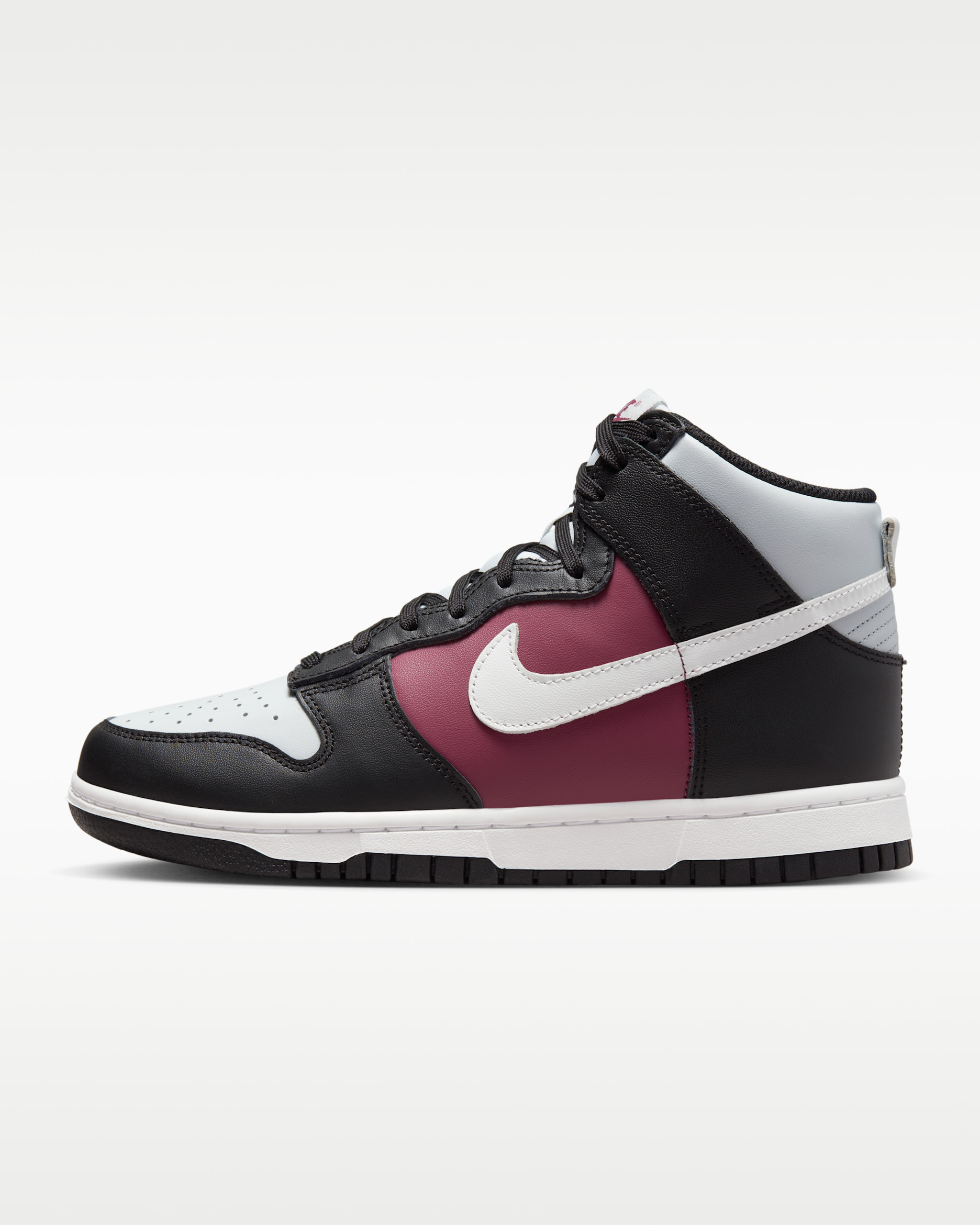 Nike Dunk High Women's Shoes. Nike SG